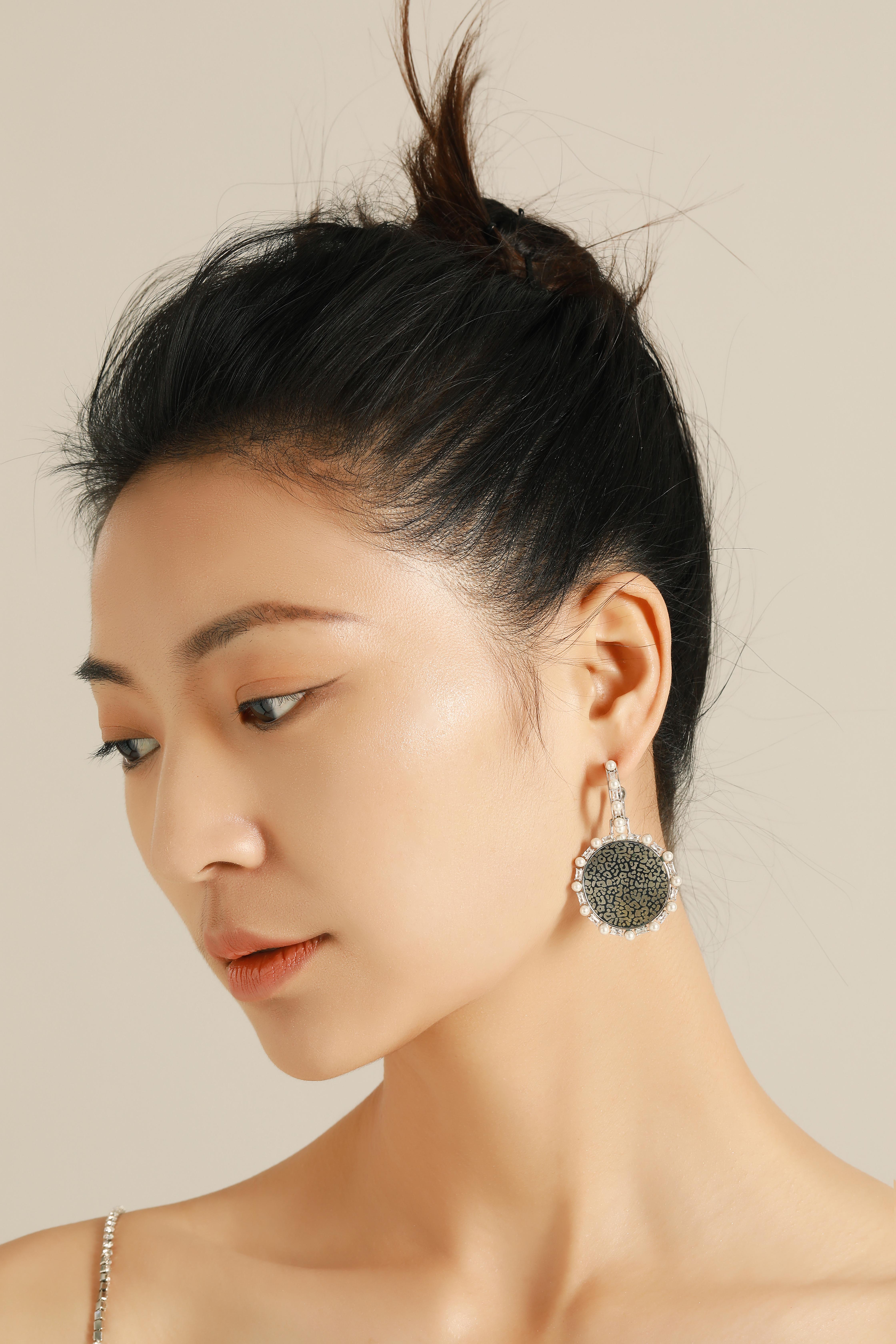 范智乔韩国韩版百搭925纯银耳钉女气质耳环韩版时尚短发耳坠-阿里巴巴