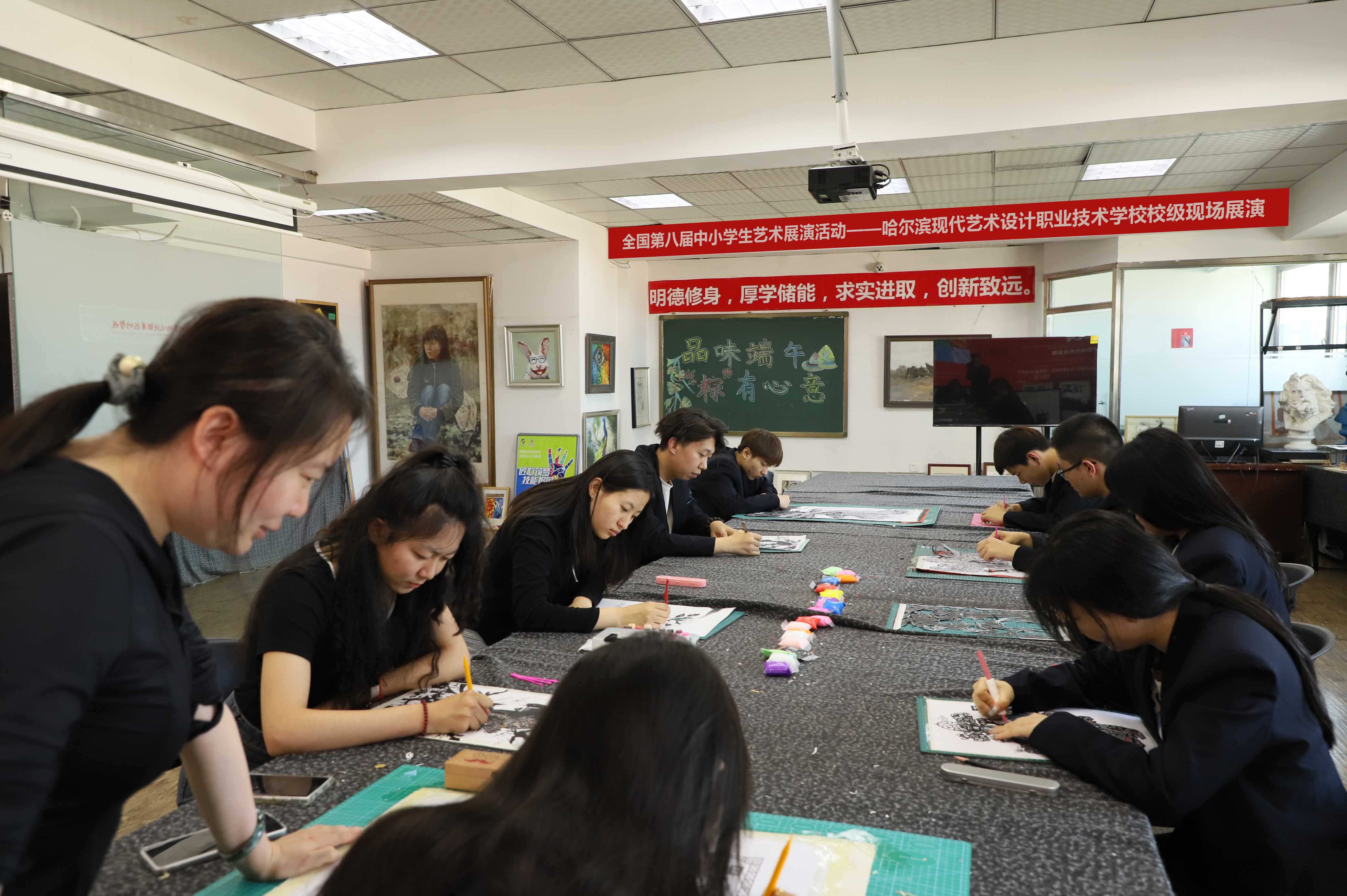 何雪婷、李妍潼、姚沛仪