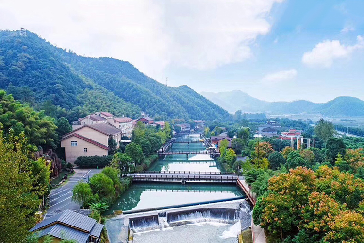 浙江安吉美林度假村 藏龙百瀑漂流2日团建,冲破热浪的