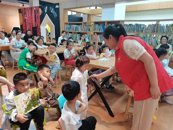 民盟绩溪县基层委助力全民阅读走深走实