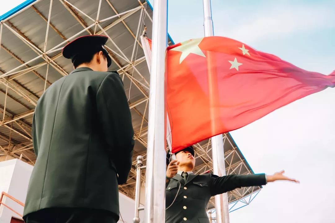 升旗手