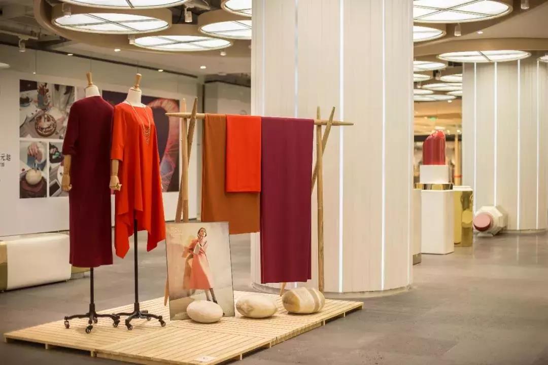 服装展示