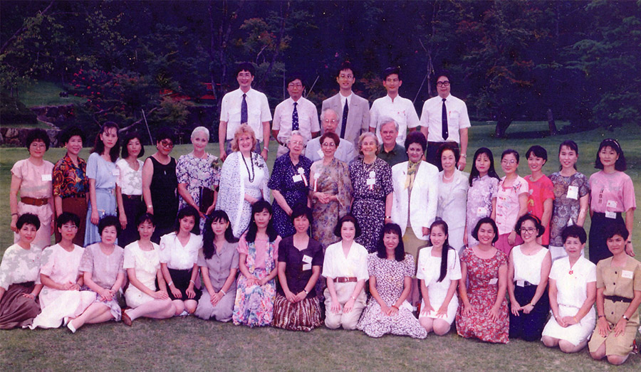 1991年7月带领台湾51位幼稚园老师园长 参加 日本 奈良 第21届 AMI 国际蒙特梭利大会