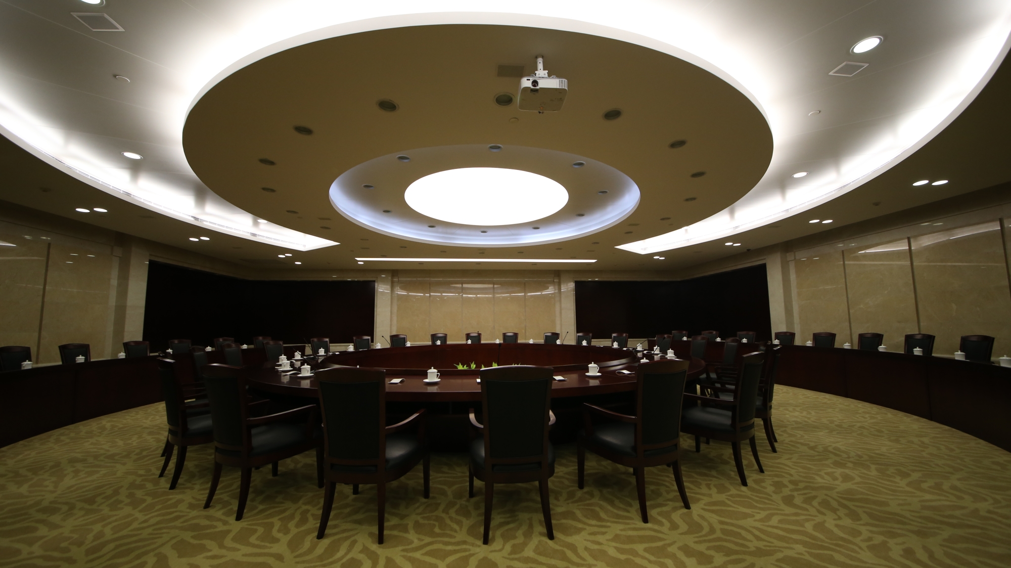 椭圆形皮革会议桌[CG-A1701-9]-会议条桌-会议台--东方华奥办公家具、现代经典创意家具网