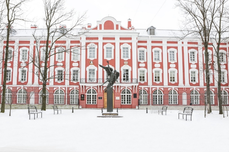 圣彼得堡国立大学800
