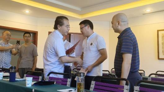 5c05717a1266f8035490a45617ad1e1