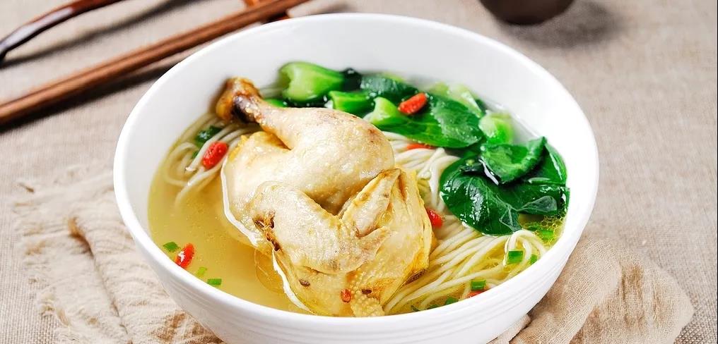 e厨艺轻松在家制作鸡汤，方便健康安全又美味。