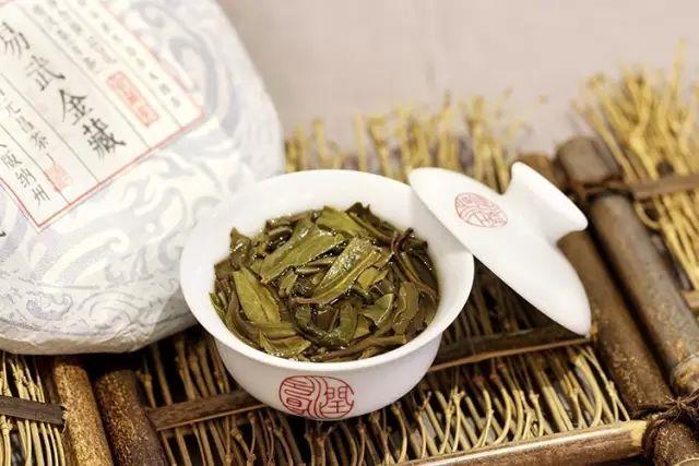 潤元昌2016年易武金藏青餅普洱生茶收藏家系列