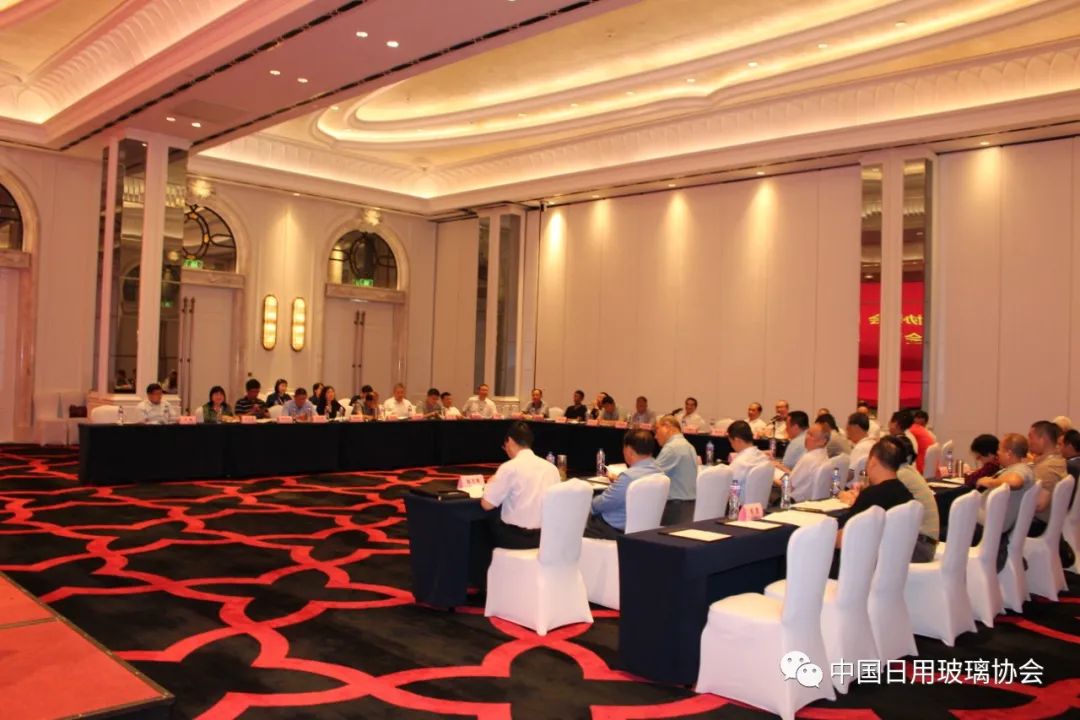 中国玻协2022年第一次理事长办公会议在南京召开