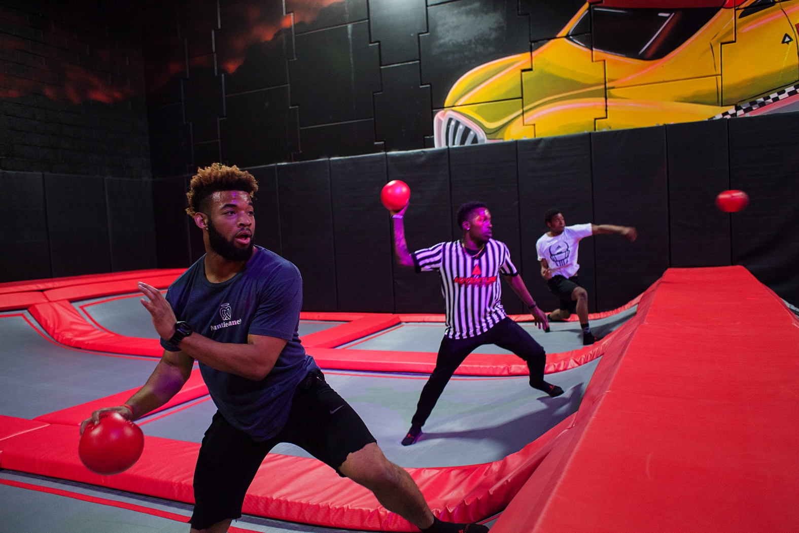 ADVENTURE蹦床公园-美国室内5000㎡以上-dodgeball-1