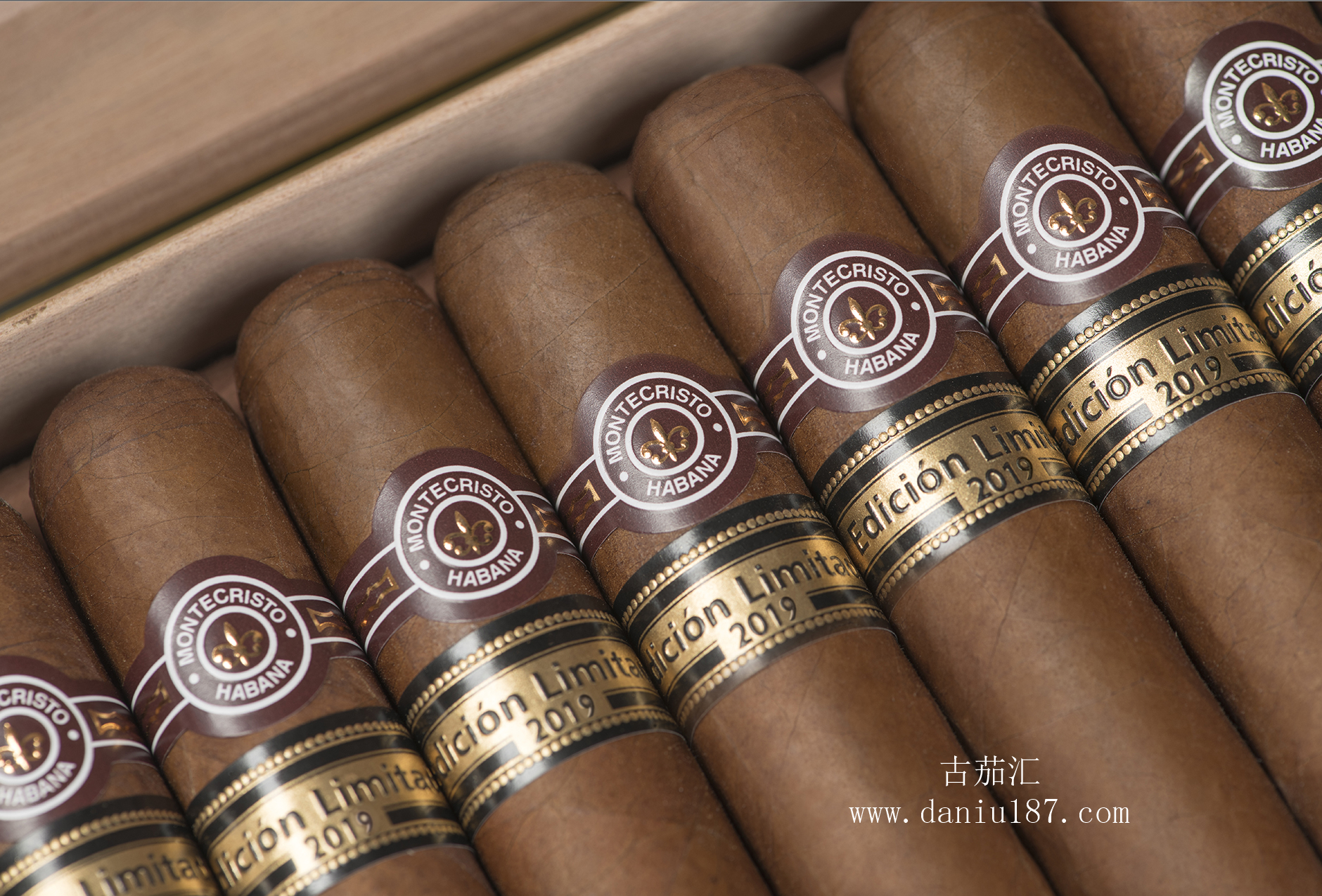 蒙特montecristo限量雪茄supremos的尺寸为51/8英寸(130毫米)x55环规