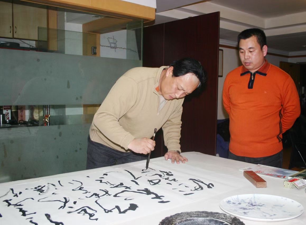 中投文化院院长张志生与著名表演艺术家唐国强交流红色文化的传承