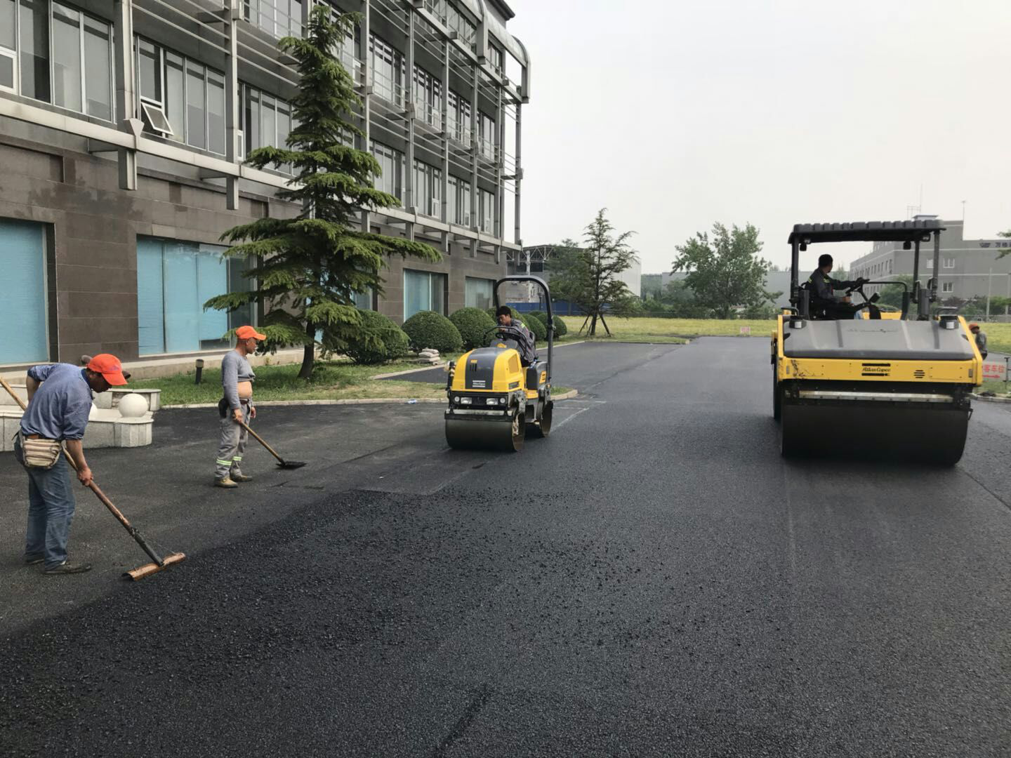 生物医药基地沥青路面施工