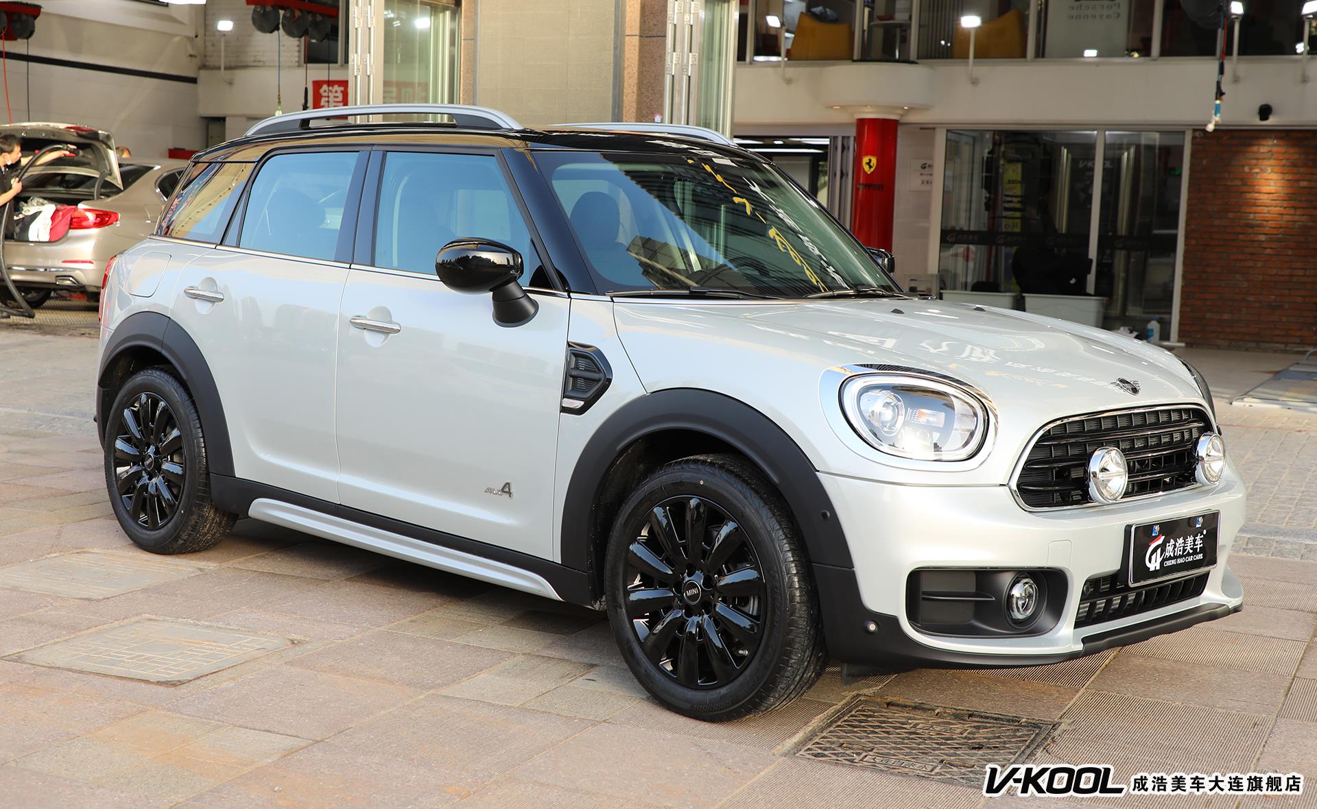 施工车型 :mini countryman cooper all4  车型颜色 :细白银  施工