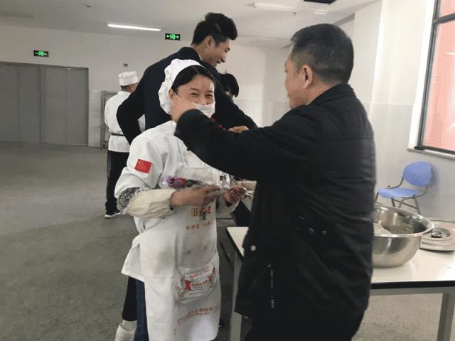 https://mmbiz.qpic.cn/mmbiz_gif/jM38ibMjEJxAZnYHMObjvV7lylzOlM4nnexdoxJp7icXGse9ibmgJjOh0mhTW1EWg1YaL3iclPZMOia1TtDIROSzUSw/640?wx_fmt=gif