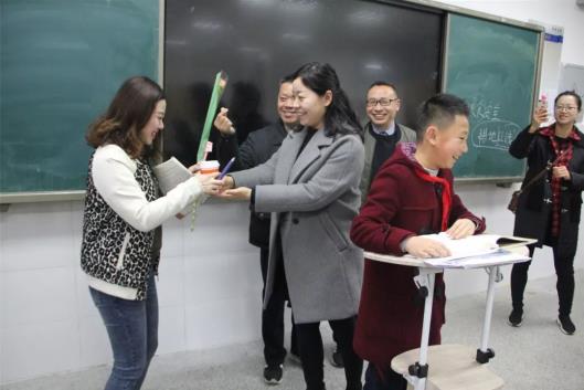https://mmbiz.qpic.cn/mmbiz_jpg/jM38ibMjEJxAZnYHMObjvV7lylzOlM4nnVhwZdYerFR2NpoYmxDmbknKdKOWvFP2Vq58tfUR3Hq1TQ8jRwJkJibQ/640?wx_fmt=jpeg