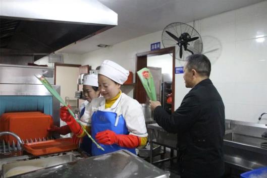 https://mmbiz.qpic.cn/mmbiz_jpg/jM38ibMjEJxAZnYHMObjvV7lylzOlM4nngVj3BF1iaem0zc4qHvwfyicTTvhpfoUSeoyb4JP4fVJkZg5kaDGBmOicQ/640?wx_fmt=jpeg