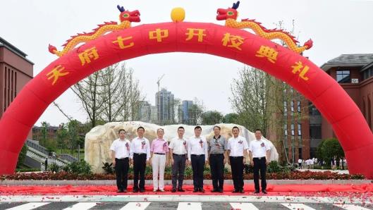 https://mmbiz.qpic.cn/mmbiz_jpg/jM38ibMjEJxAGE9nzl1fBAeSKsRInZBLGFdv5e48NM9n2LpxhQjIc2h1jjPj4gYcgqnseFC6sNvBXWUgg8JankQ/0?wx_fmt=jpeg