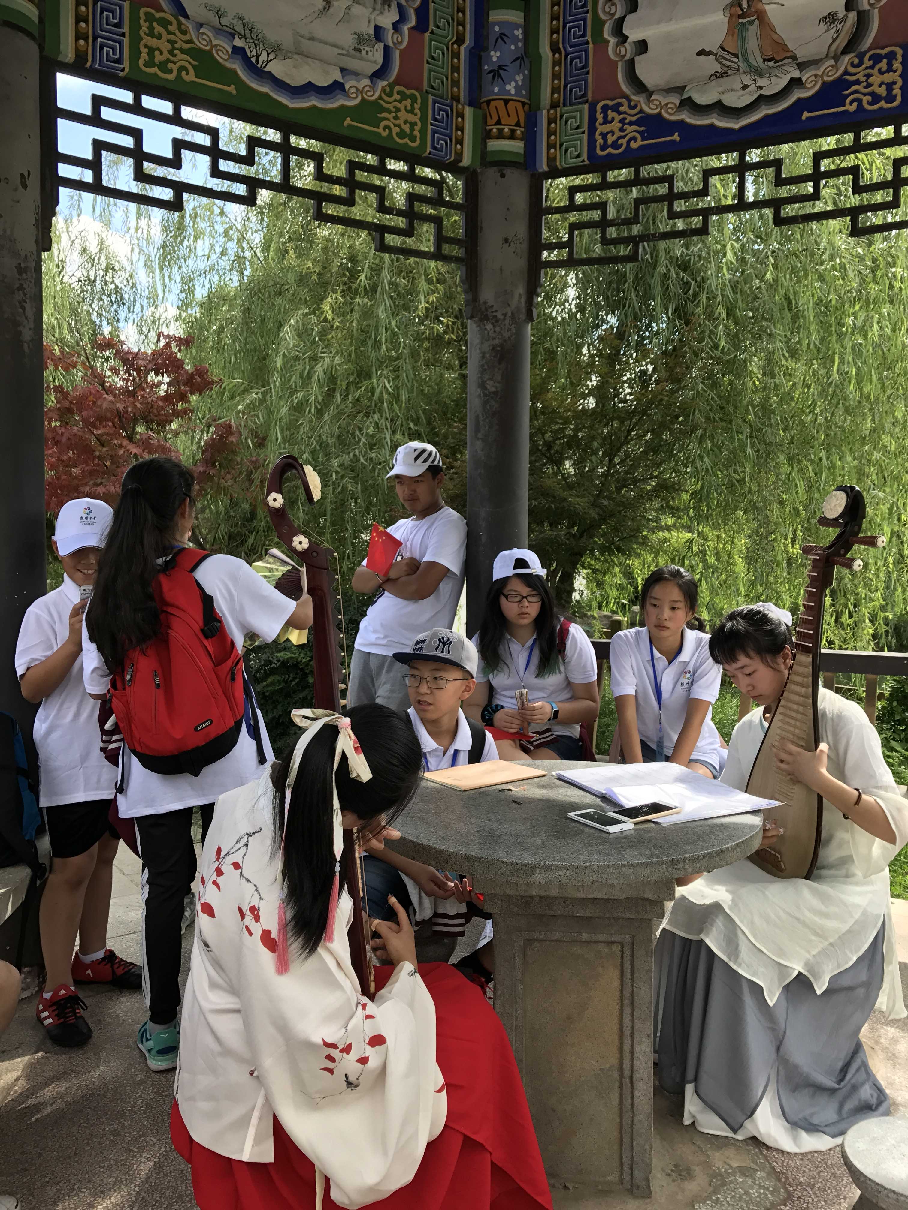 亲情中华“华裔中学生”夏令营活动之琵琶演奏