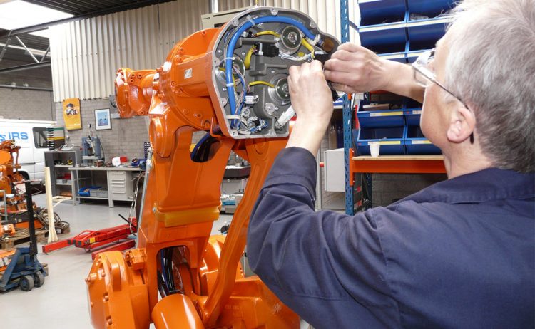 IRS-Robotics-Robot-Service-Benelux-e1518015734873