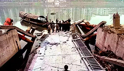 重慶綦江彩虹橋垮塌