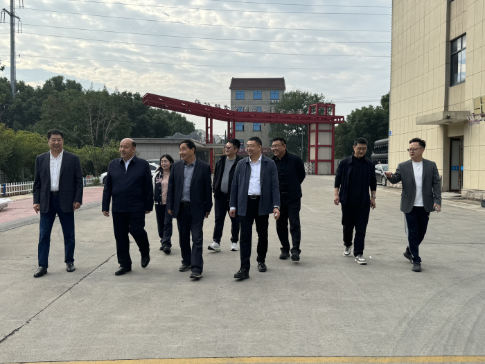新疆泽普县政府领导莅临尊贤龙旅基地考察指导