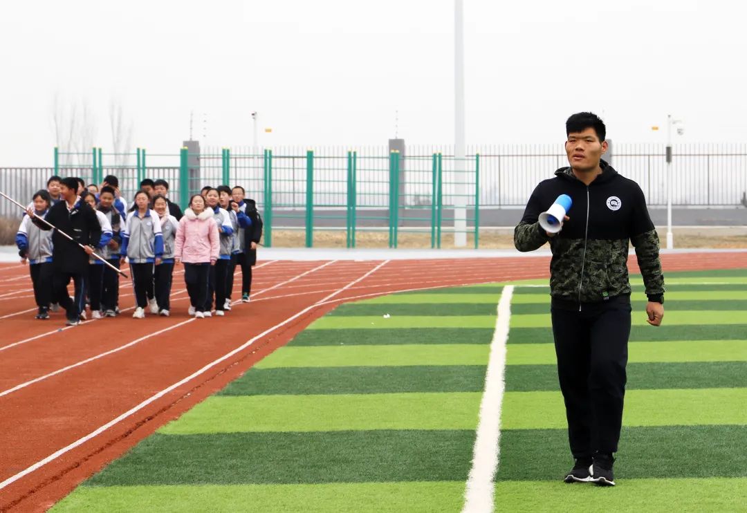 送你一朵小红花③绿巨人闻鸡起武还参加过国庆大阅兵