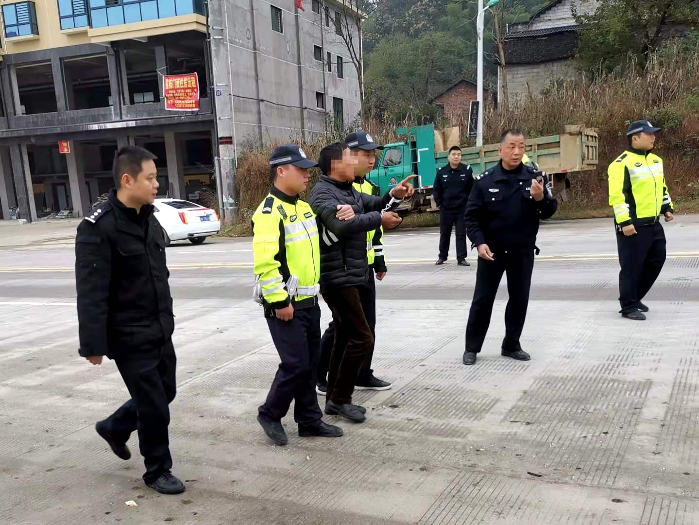 安化,交警,成功,侦破,“,11.24,”,交通,肇事, . 安化交警成功侦破“11.24”交通肇事致人死亡逃逸案