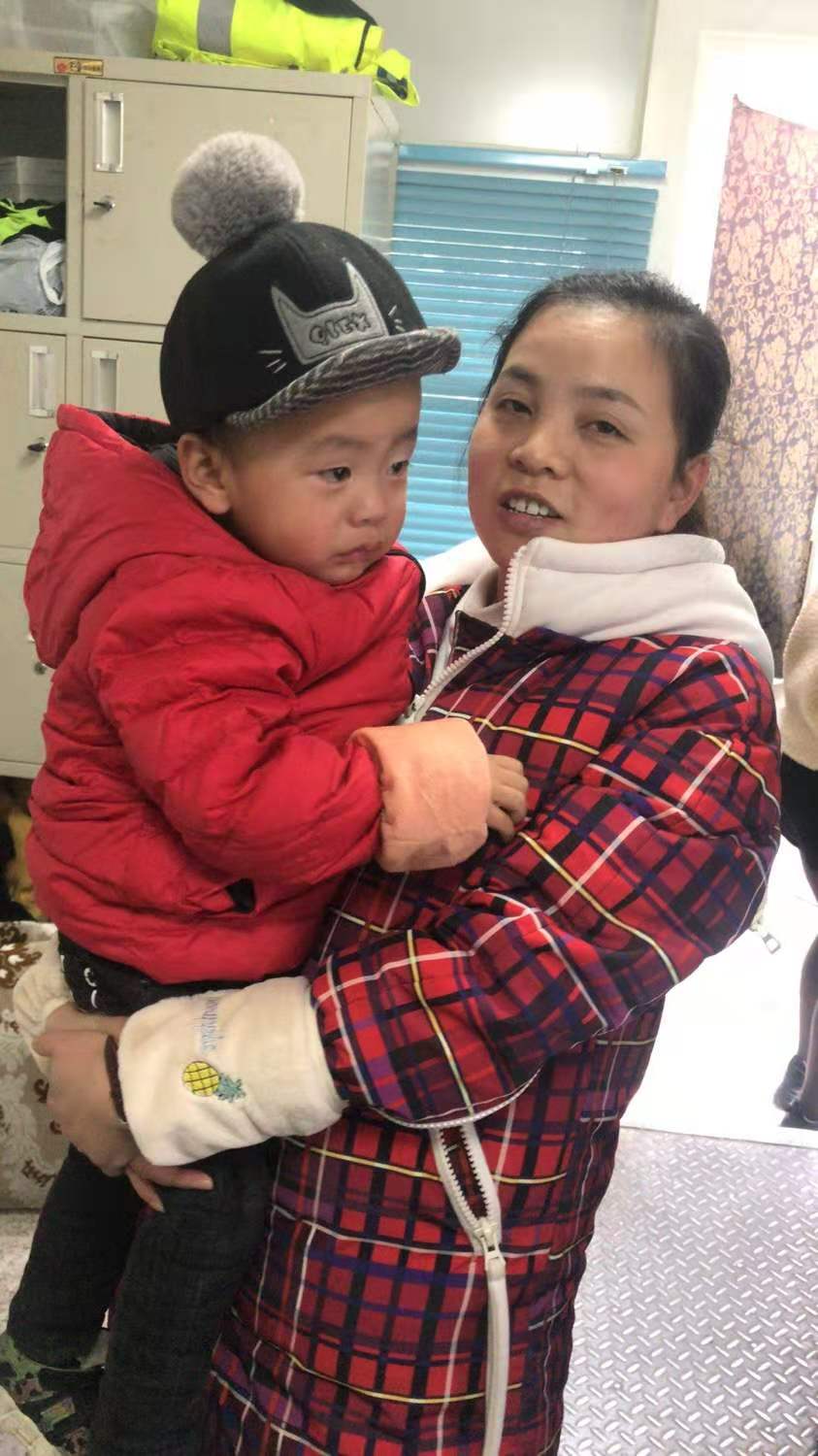 迷路,孩子,你莫,怕,交警,叔叔,送,回家,警察, . 迷路孩子你莫怕，交警叔叔送回家