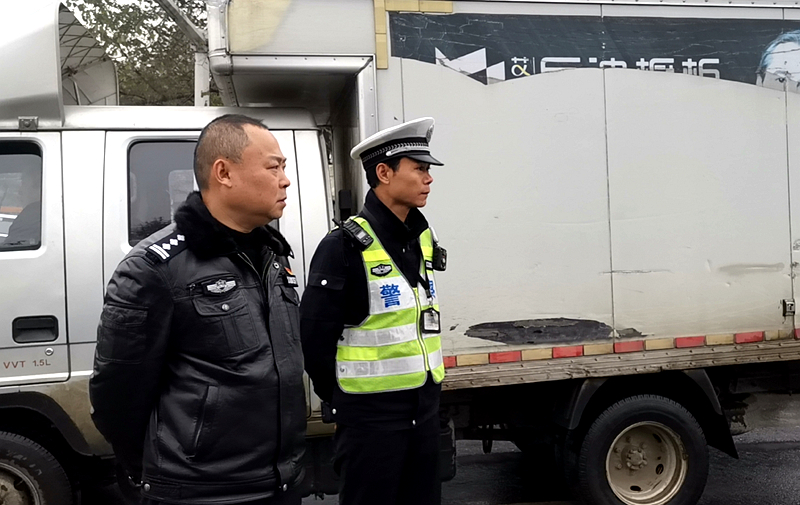 常德,交警,支队,副,支队长,刘科,督导,城区,“, . 常德交警支队副支队长刘科督导城区“蓝天保卫战”交通整治工作
