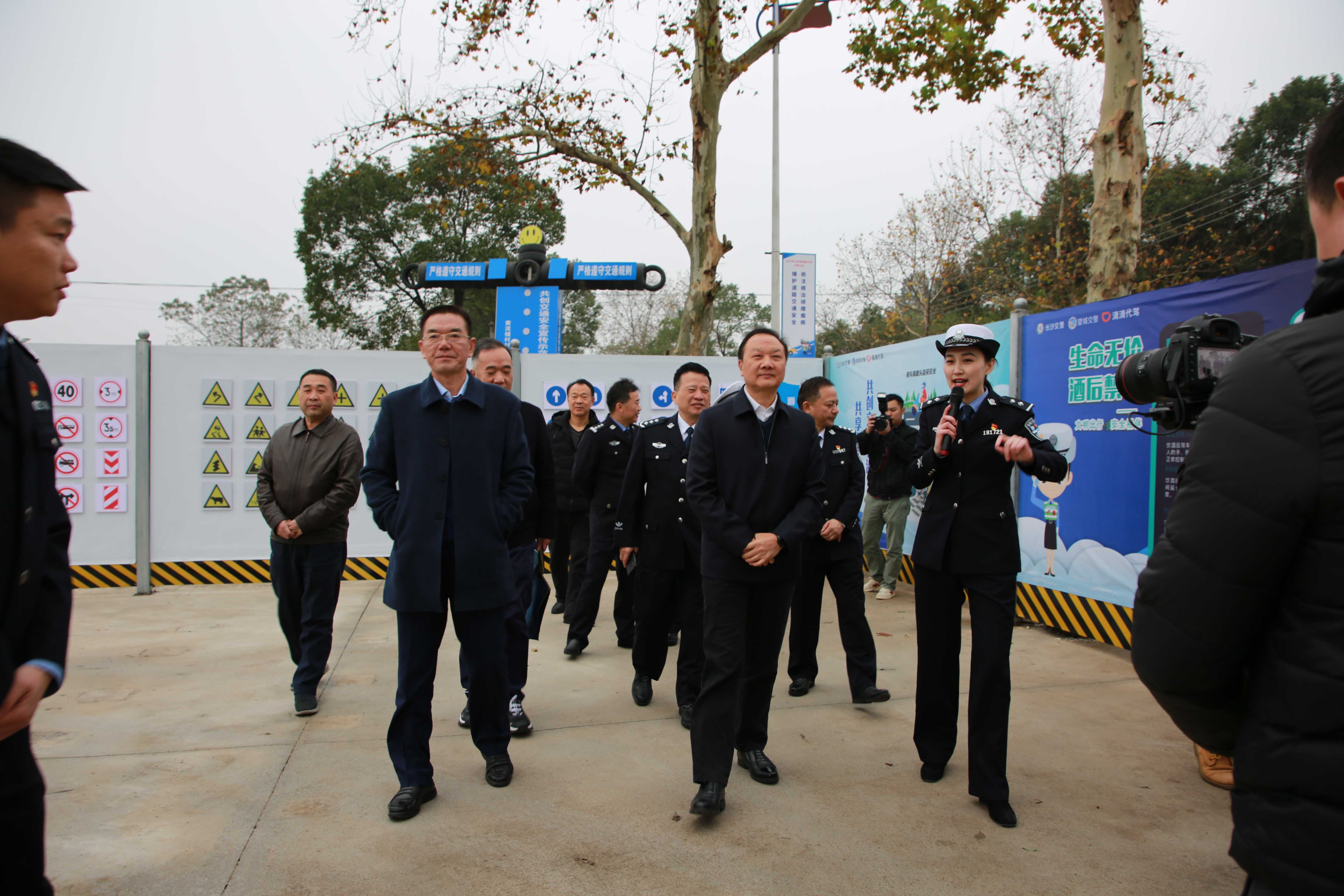 第,九个,“,全国,交通,安,全日,”,长沙,聚焦, . 第九个“全国交通安全日” 长沙聚焦安全短板推进农村地区交通管理