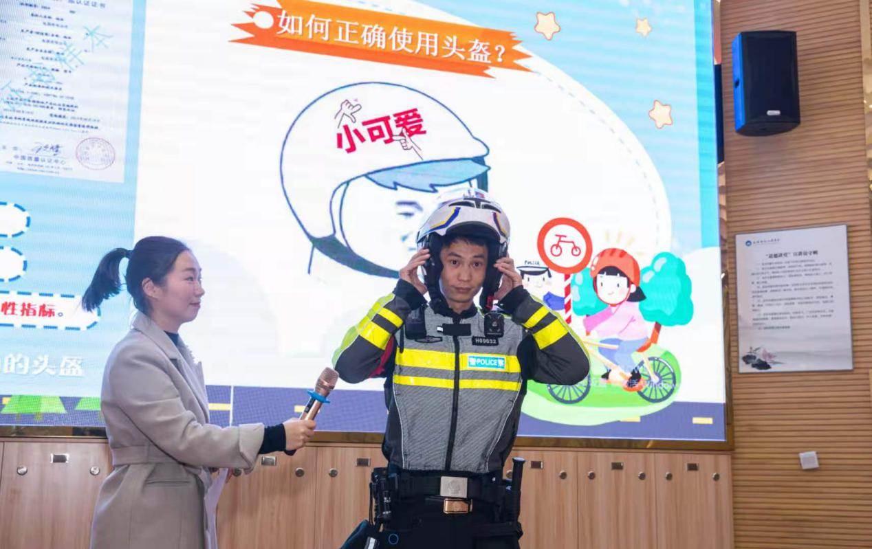 益阳市,“,全国,交通,安,全日,”,主题,宣传, . 益阳市“全国交通安全日”主题宣传活动走进校园