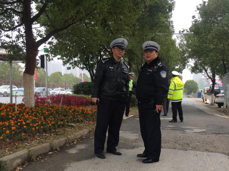 衡阳,珠晖,交警,“,四强化,”,全力,做好,恶劣, . 衡阳珠晖交警“四强化” 全力做好恶劣天气 道路交通应急管理工作