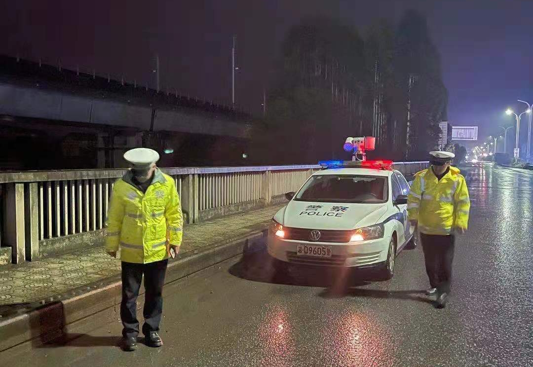 衡阳,珠晖,交警,“,四强化,”,全力,做好,恶劣, . 衡阳珠晖交警“四强化” 全力做好恶劣天气 道路交通应急管理工作