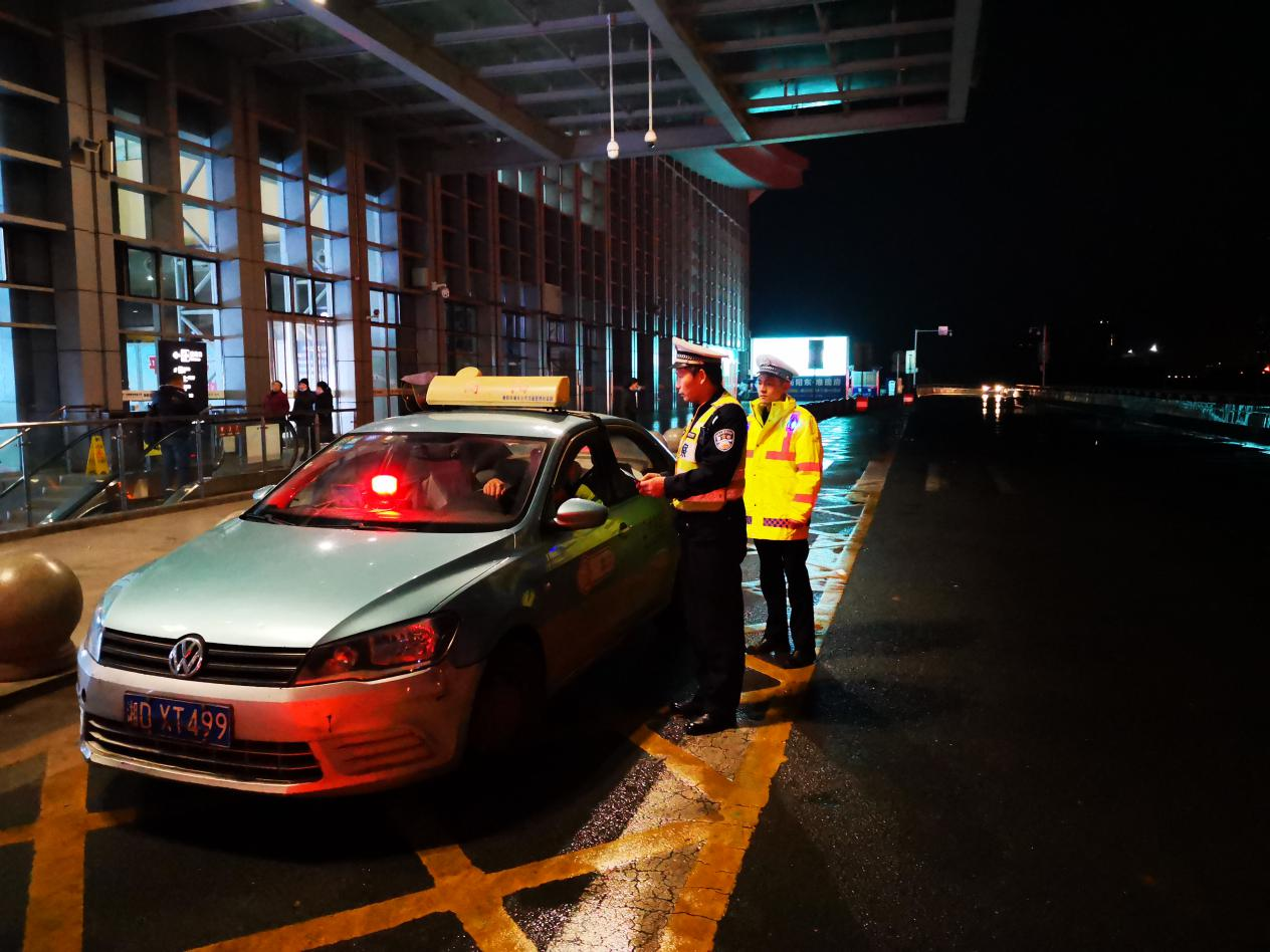衡阳,珠晖,交警,“,四强化,”,全力,做好,恶劣, . 衡阳珠晖交警“四强化” 全力做好恶劣天气 道路交通应急管理工作