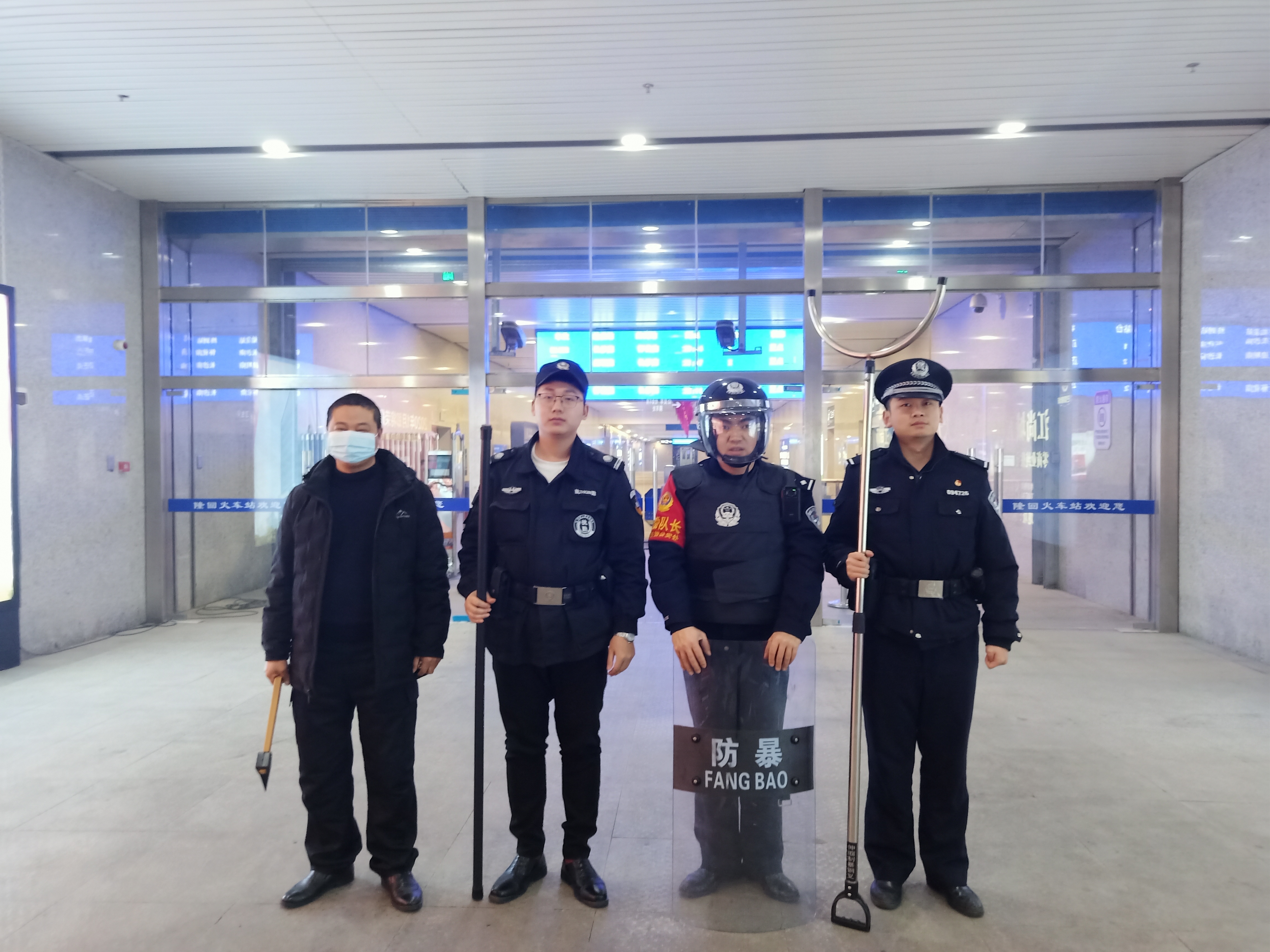 长铁,公安,隆回,站,派出所,深入,开展,反恐, . 长铁公安：隆回站派出所深入开展反恐实战大练兵