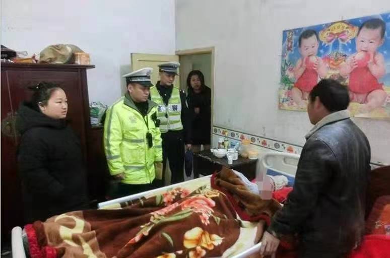 桃江,交警,为,3名,事故,受害人,送上,5.7万元, . 桃江交警为3名事故受害人送上5.7万元救助金
