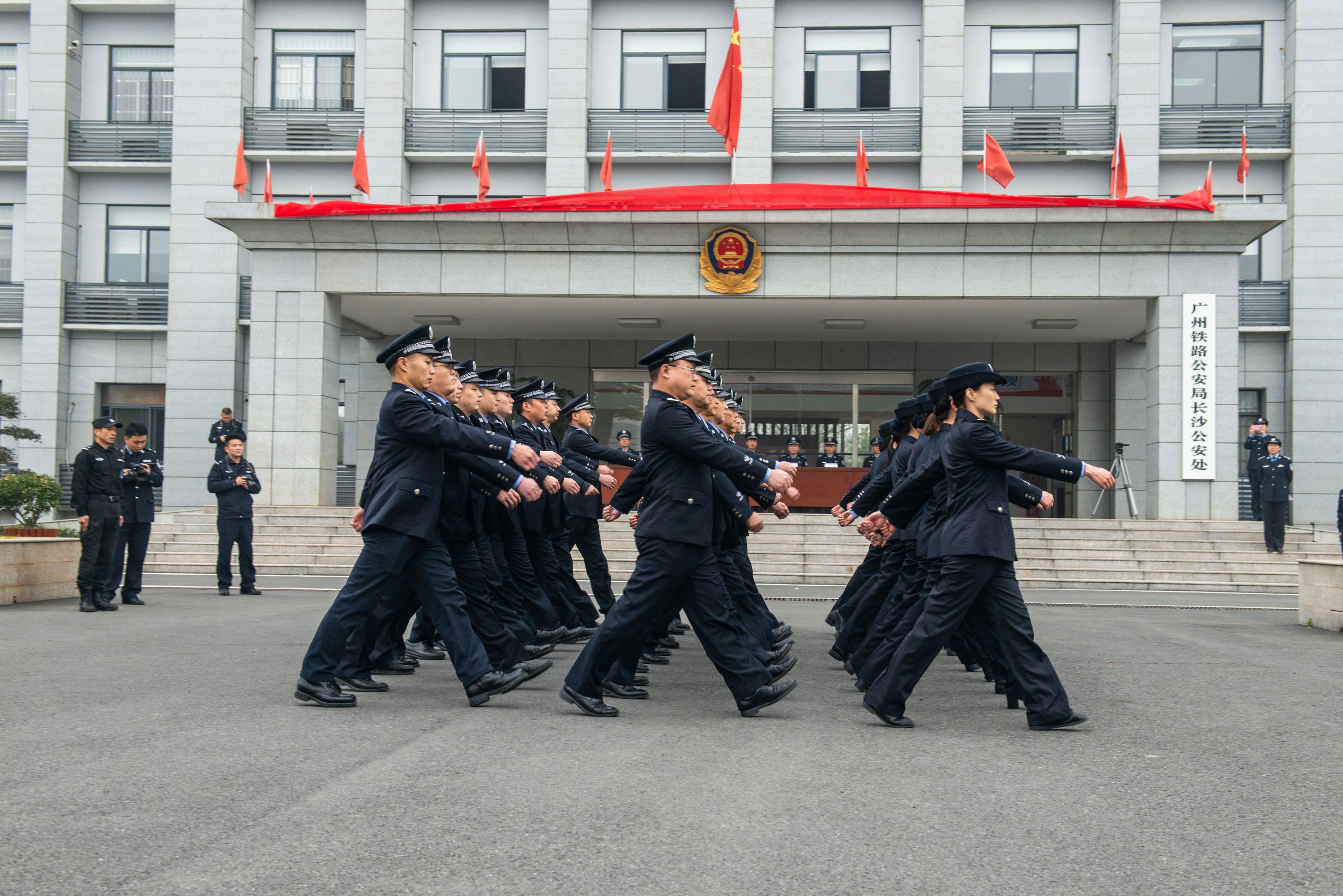 警旗,高擎,警歌,嘹亮,长铁,公安,举行,队列, . 警旗高擎，警歌嘹亮，长铁公安举行队列会操庆祝首个中国人民警察节