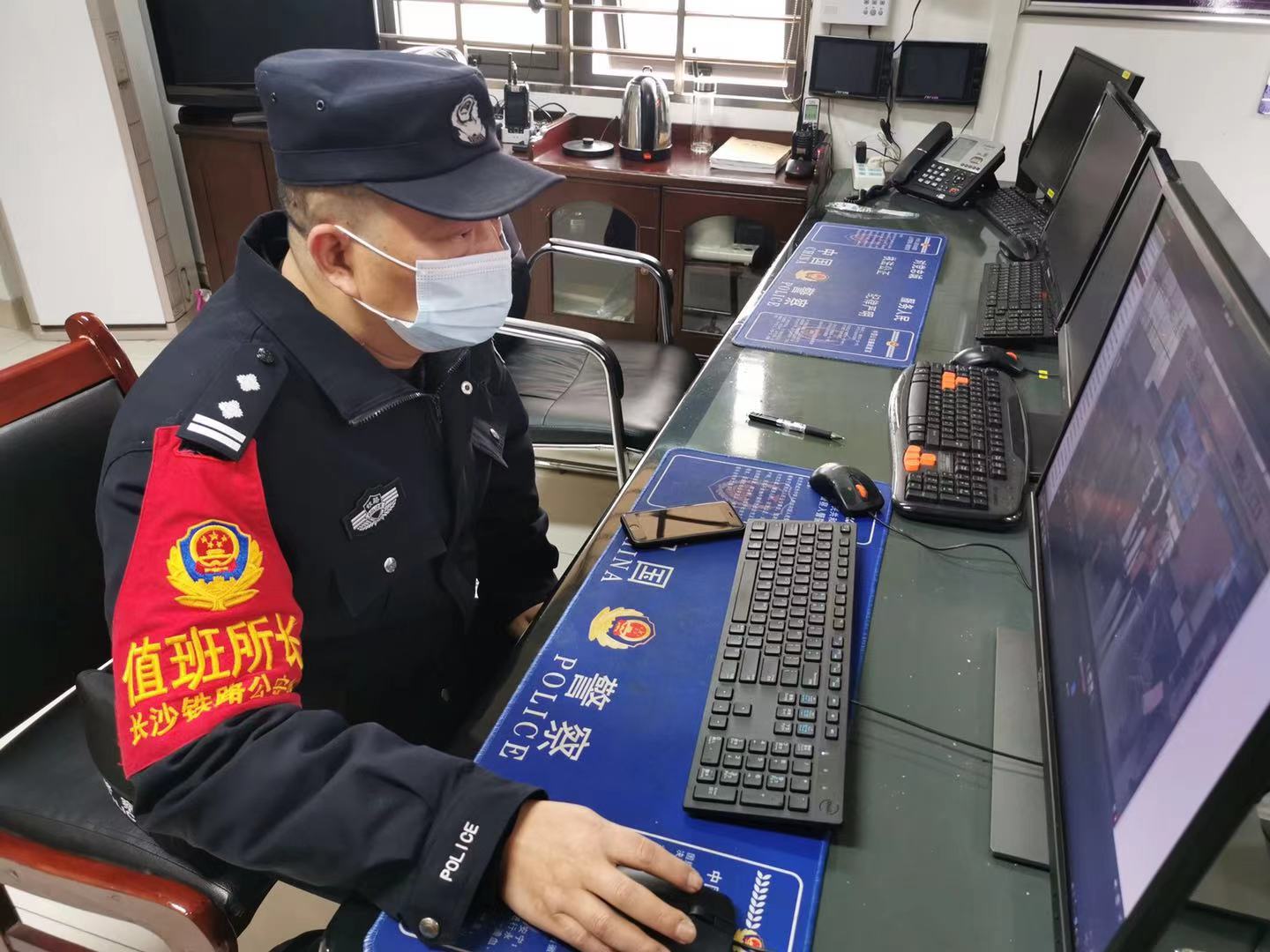 长铁,公安,第一个,“,中国,人民警察,节,”, . 长铁公安：第一个“中国人民警察节”，岳阳东站派出所民警的一天