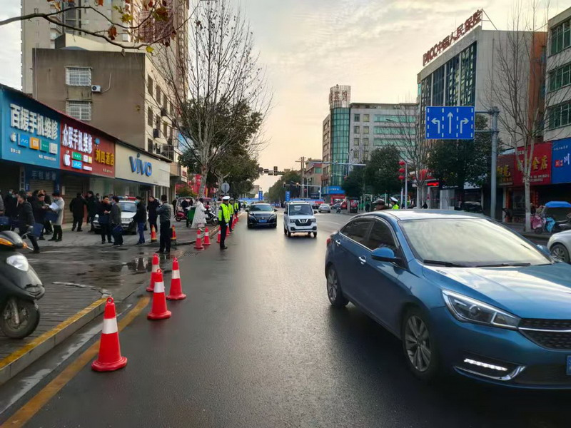安乡,交警,圆满完成,县委,经济工作,会议,及, . 安乡交警圆满完成县委经济工作会议及“两会”交通安保工作