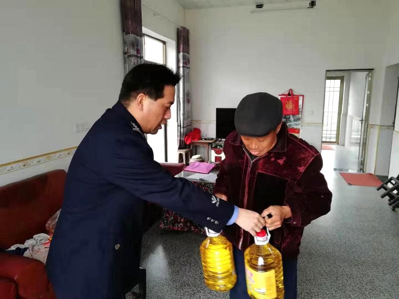 常德,公安,交警,开展,新春,扶贫,走访,慰问,送, . 常德公安交警开展新春扶贫走访慰问送温暖活动