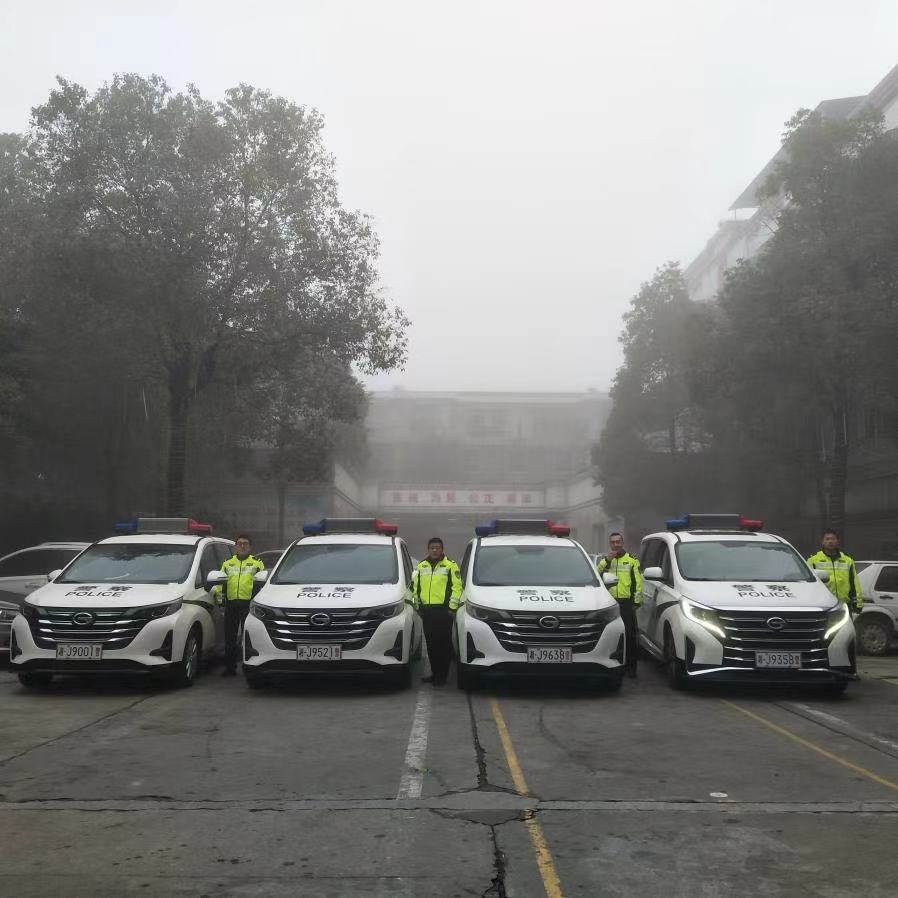 安乡县,公安局,交警,大队,举行,新警车,新, . 安乡县公安局交警大队举行新警车发放仪式