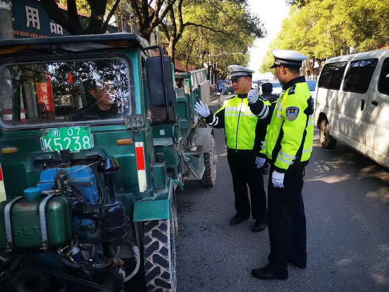 安乡,建立,长效,管理,机制,提升,乡村,道路, . 安乡：建立长效管理机制 提升乡村道路秩序