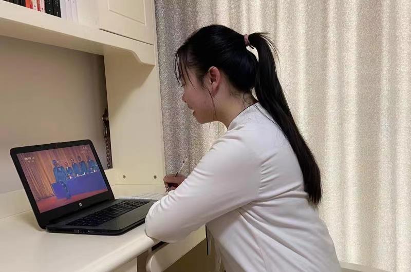 学习,时代,榜样,弘扬,攻坚,精神,—,洞口县, . 学习时代榜样 弘扬攻坚精神 ——洞口县石江镇学区组织教师收看全国脱贫攻坚总结表彰大会