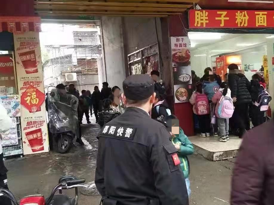 开学,啦,大祥,公安,坚,守护,学岗,筑牢,平安, . 开学啦！大祥公安坚守护学岗，筑牢平安上学路