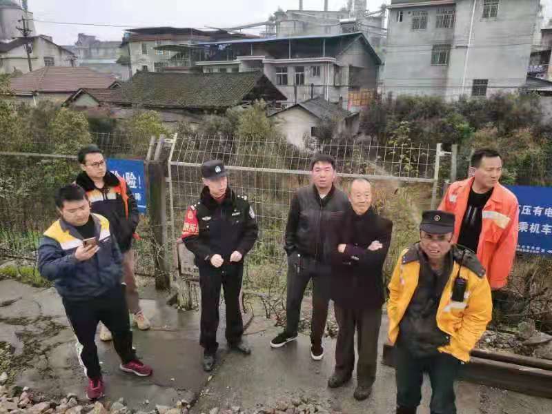 怀铁,公安,怀化,东站,派出所,协同,铁路,部门, . 怀铁公安:怀化东站派出所协同铁路部门开展安全隐患排查