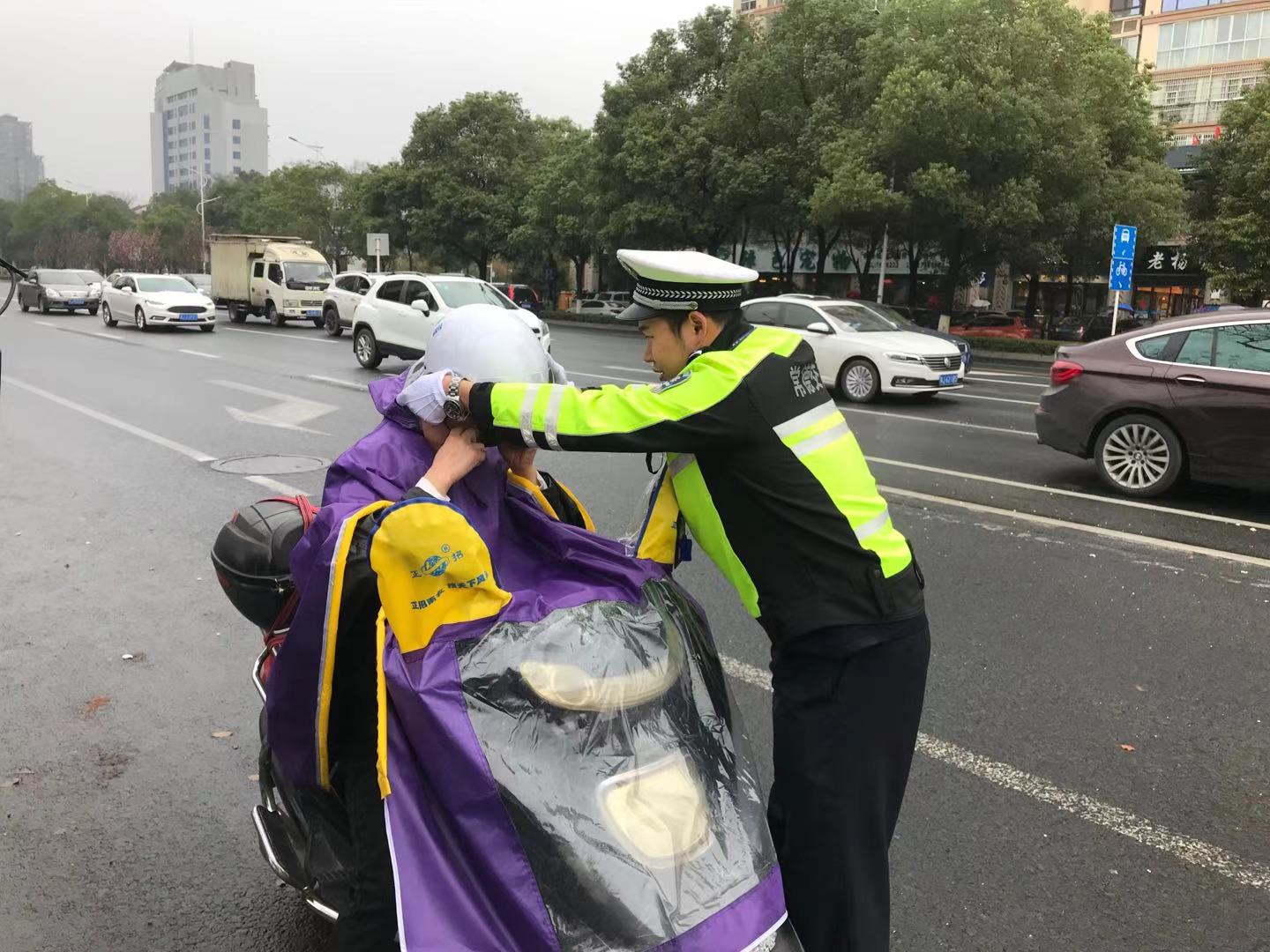 她,常德,街头,最暖,心,的,节日,礼物,收,到了, . @她，常德街头，最暖心的节日礼物，收到了吗？