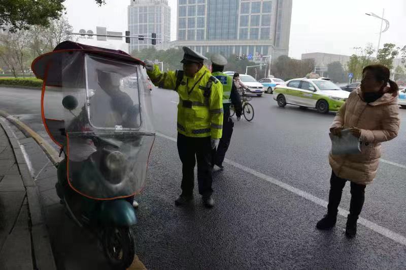 常德,启动,一年,摩托车,电动车,整治,首次, . 常德：启动一年摩托车电动车整治 首次处罚不戴头盔