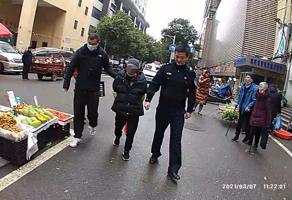 家中,无米,下锅,四,进宫,窃贼,又伸,贼手,警察, . 家中无米下锅，四进宫窃贼又伸贼手