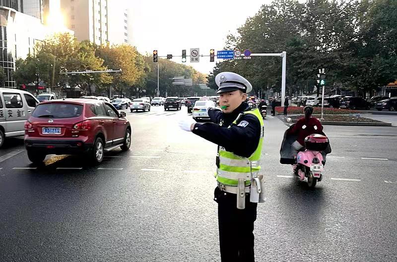 “,常德,公安,交警,学,模范,见,行动,引领, . “常德公安交警学模范见行动引领交管工作”三提升“